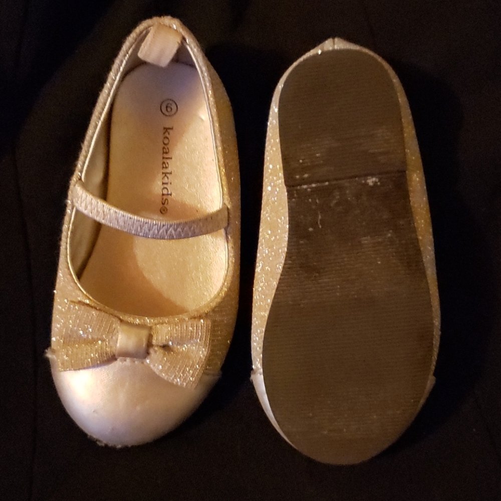 Koala Kids shiny Mary Janes